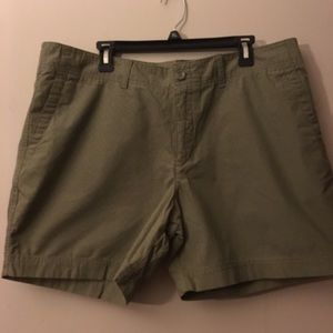 Eddie Bauer women’s shorts Size 18.